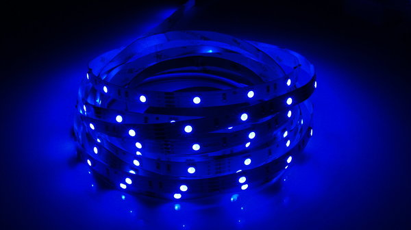 1m ~ 10m IP44 LED Strips RGB für Innenbeleuchtung Komplettset